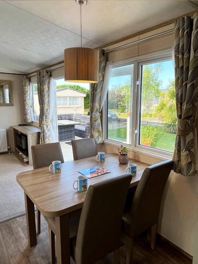 Good Ship Lollipop Lodge - Birchington-On-Sea - 6 Mins Drive To Minnis Bay Beach Exterior photo